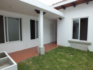 DR182 - House - 2 Bedrooms